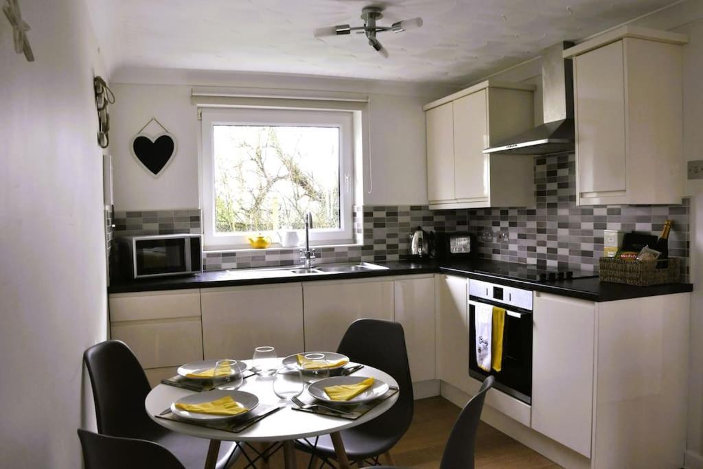 Ocean Breeze, Gower Holiday Village. Allows Dogs Свонсі Екстер'єр фото